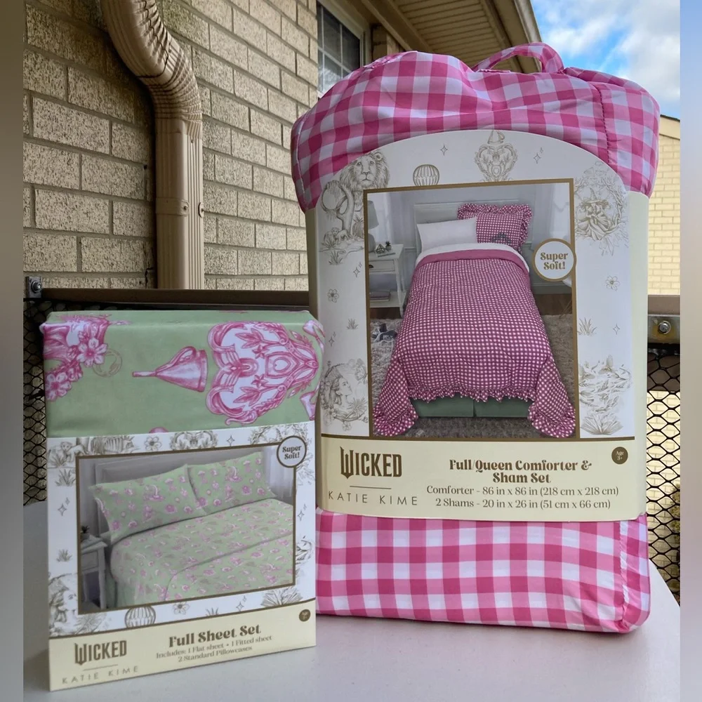 Wicked Full Queen Pink Gingham Comforter Green Sheet Character Print Bedding Set